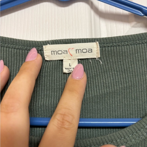 Basic Tee - Picture 2 of 3